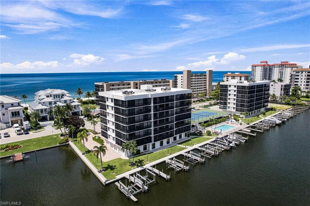 10420 Gulf Shore DR 141 NAPLES, FL 34108