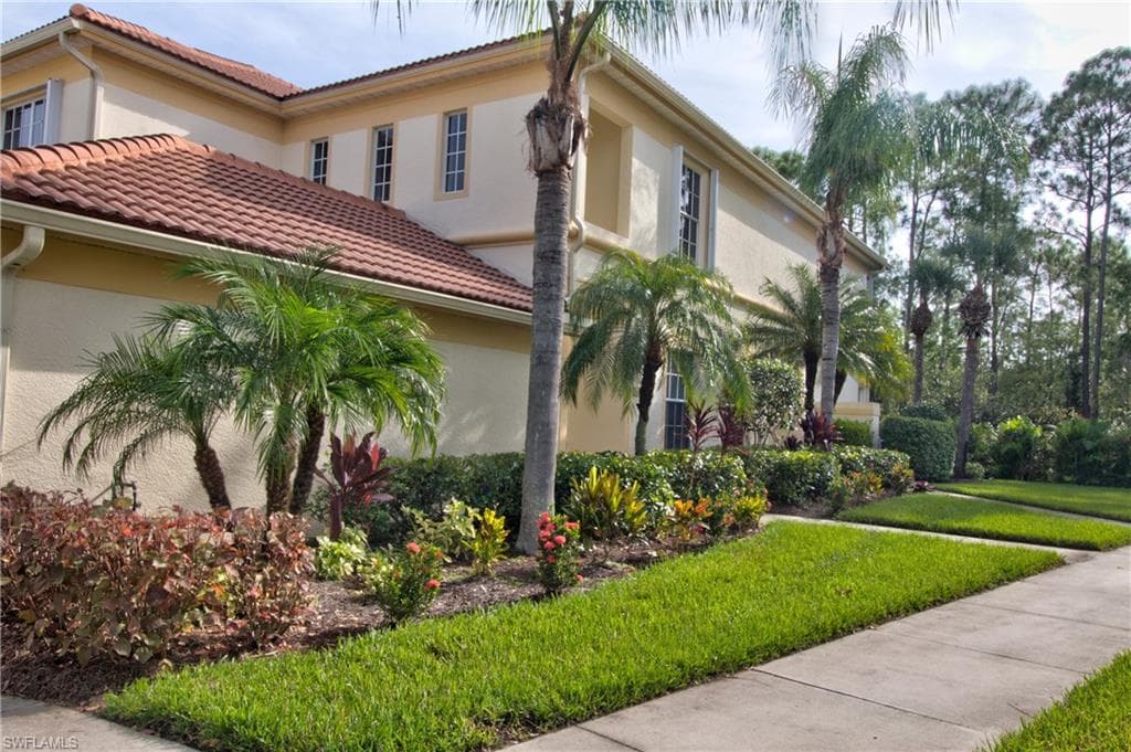 7848 Clemson ST 6-202 NAPLES, FL 34104