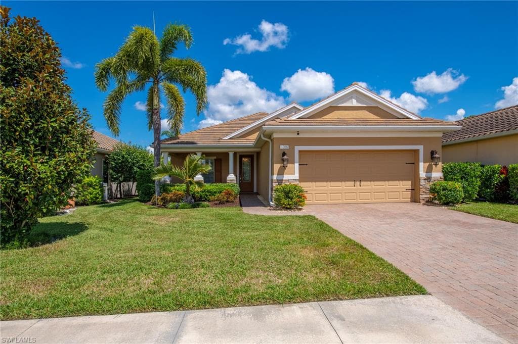 3557 Canopy CIR NAPLES, FL 34120