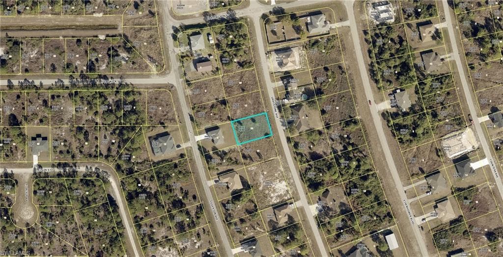 962 Graystone AVE LEHIGH ACRES, FL 33974