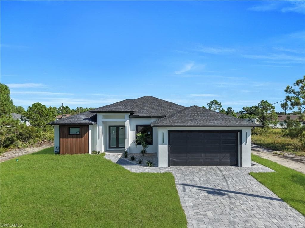 2810 42nd ST W LEHIGH ACRES, FL 33971