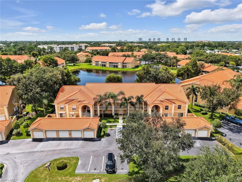26740 Rosewood Pointe LN 205 BONITA SPRINGS, FL 34135