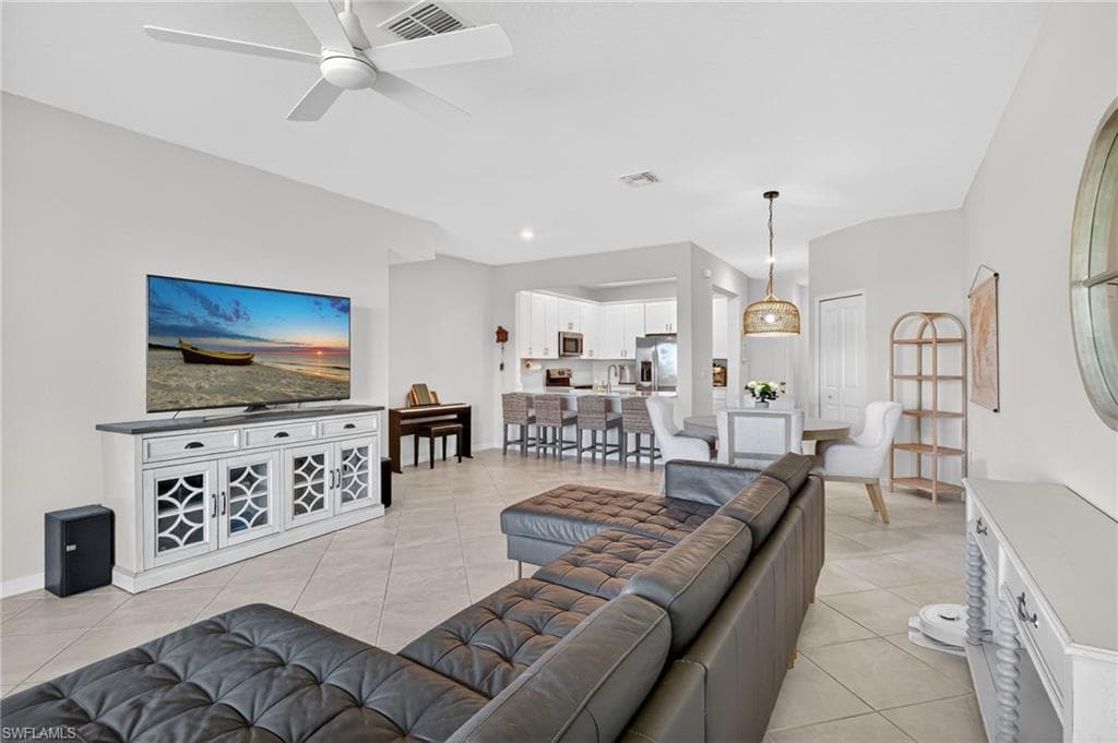 2821 Citrus ST NAPLES, FL 34120