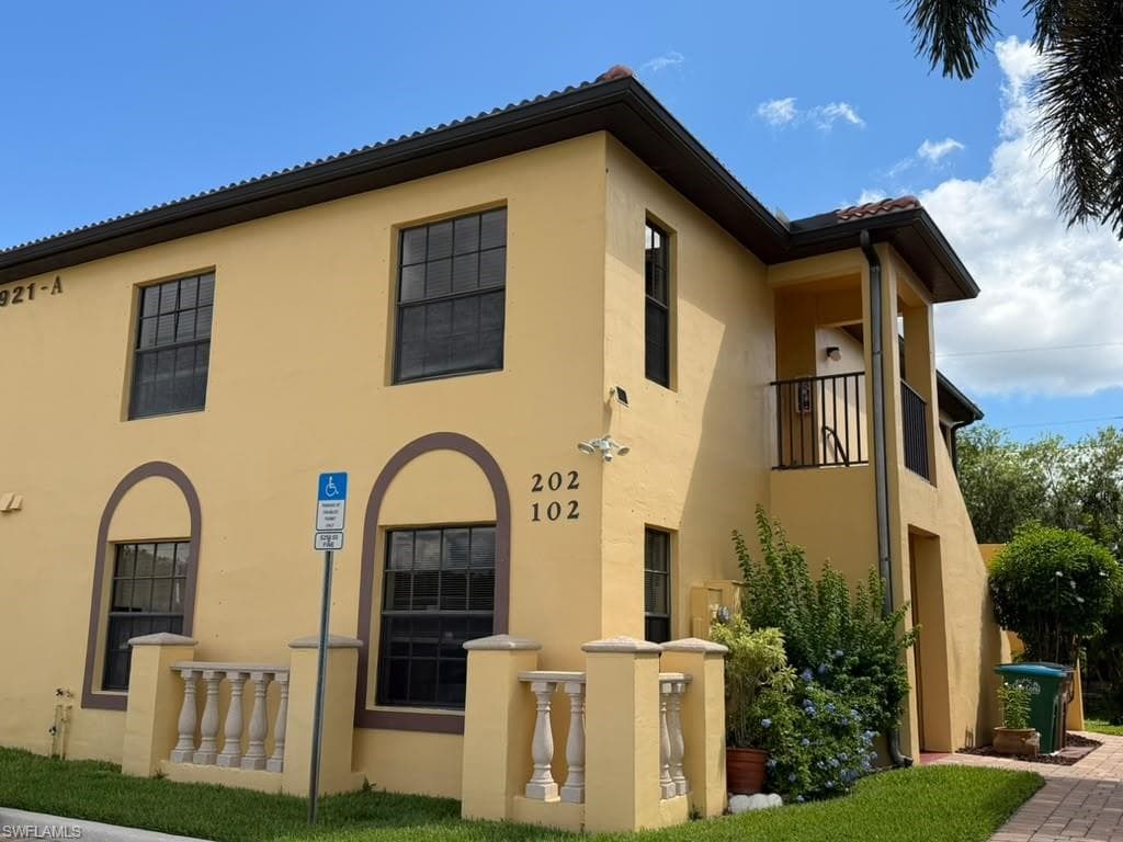 4921 SW 16th PL 202 CAPE CORAL, FL 33914