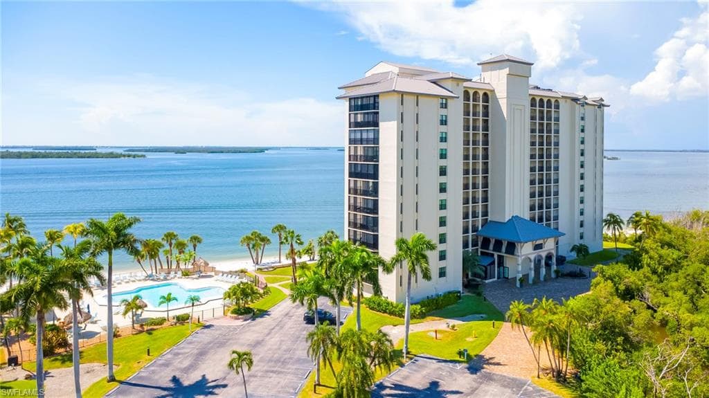17080 Harbour Point DR 711 FORT MYERS, FL 33908