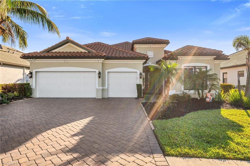 2324 Grenadines WAY NAPLES, FL 34120