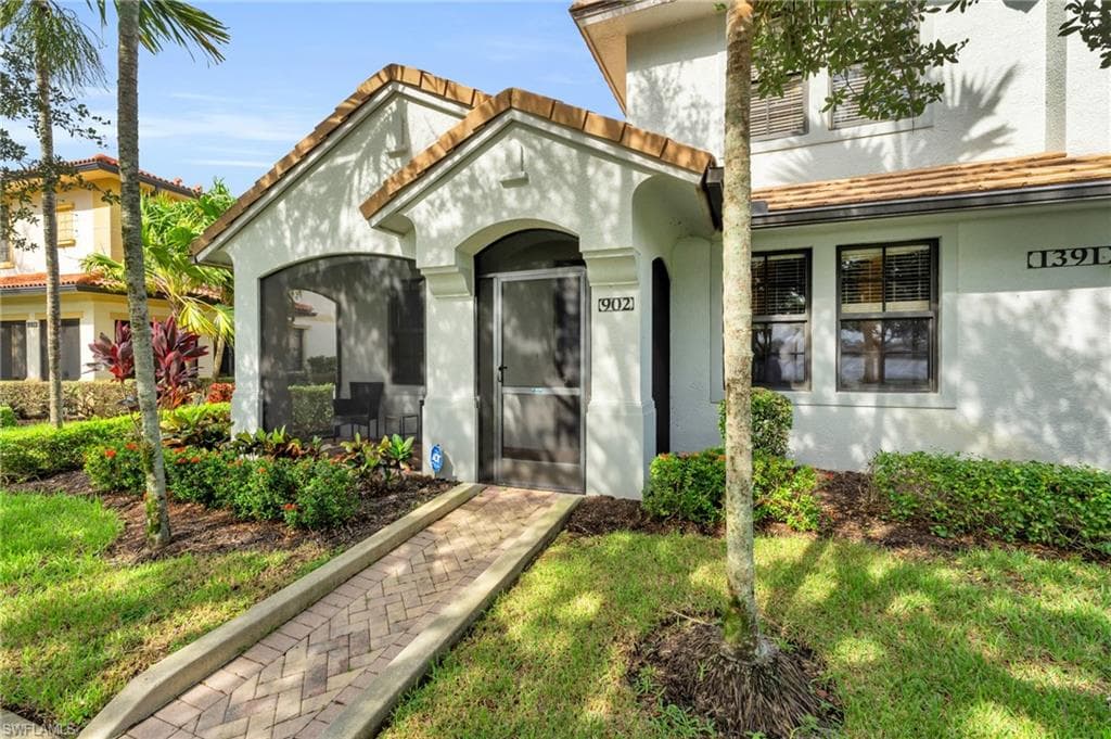 1391 Santiago CIR 902 NAPLES, FL 34113