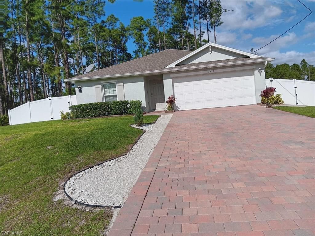 3312 68th ST W LEHIGH ACRES, FL 33971