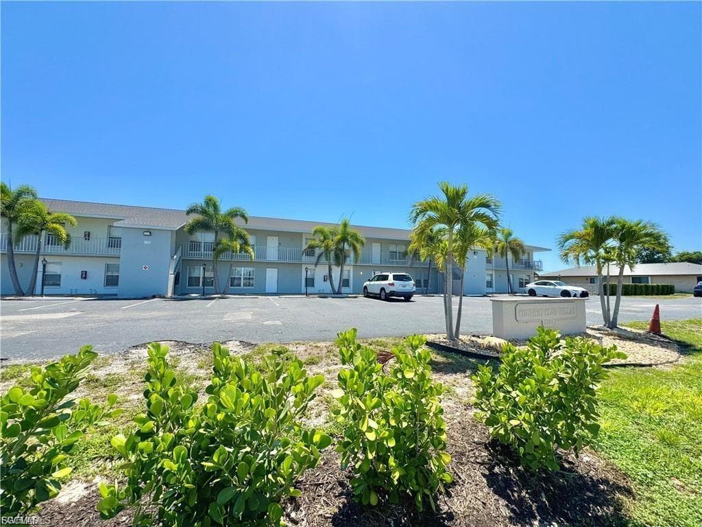 3705 Country Club BLVD _Unit 4 CAPE CORAL, FL 33904