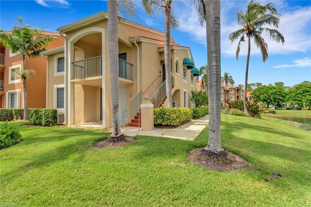 1195 Wildwood Lakes BLVD 202 NAPLES, FL 34104