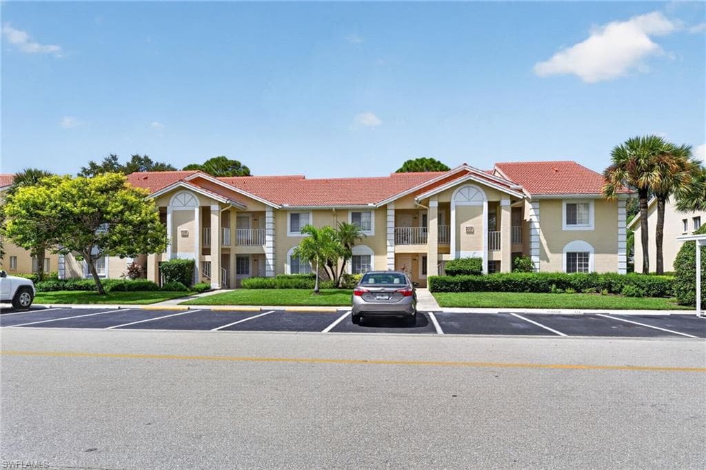 7707 Jewel LN 104 NAPLES, FL 34109