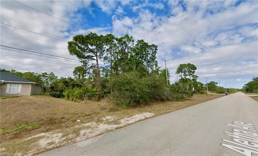 762 Aletha AVE S LEHIGH ACRES, FL 33974