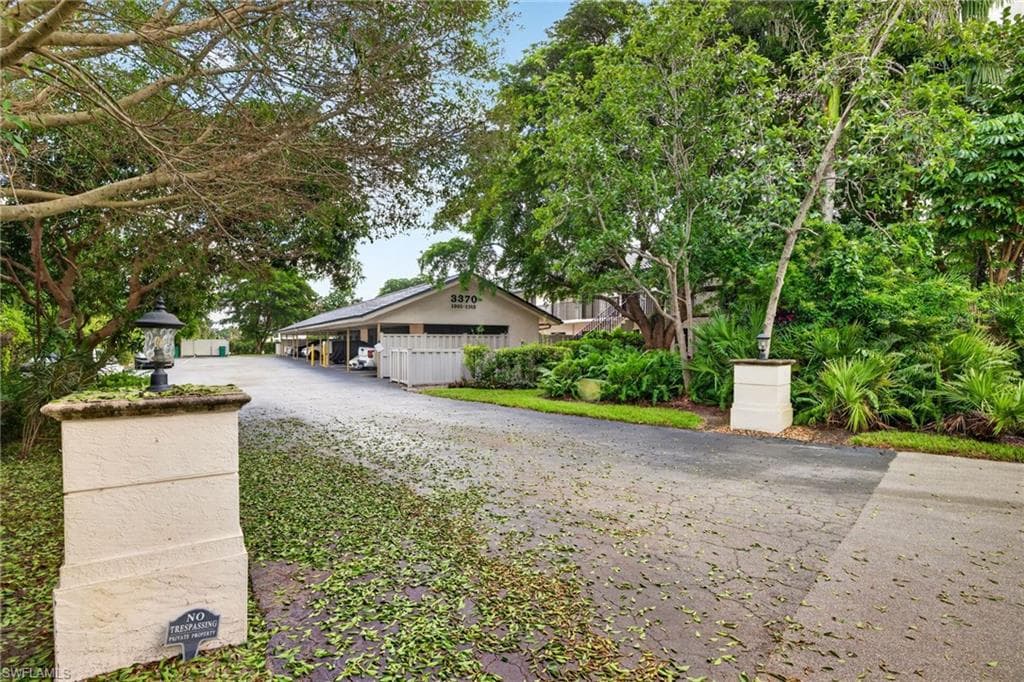 3370 10th ST N 1301 NAPLES, FL 34103