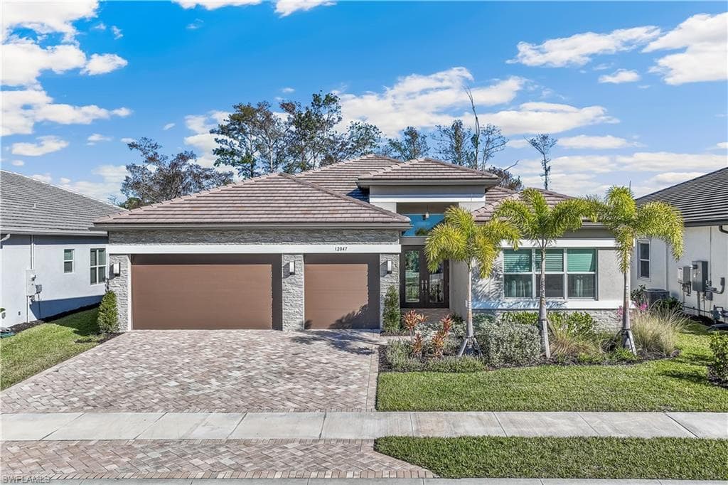 12047 Oleander AVE NAPLES, FL 34120