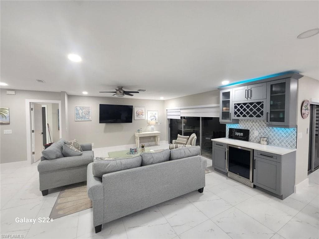 1916 SE 36th TER CAPE CORAL, FL 33904