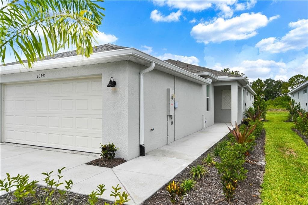 20545 Hazelnut CT S LEHIGH ACRES, FL 33936
