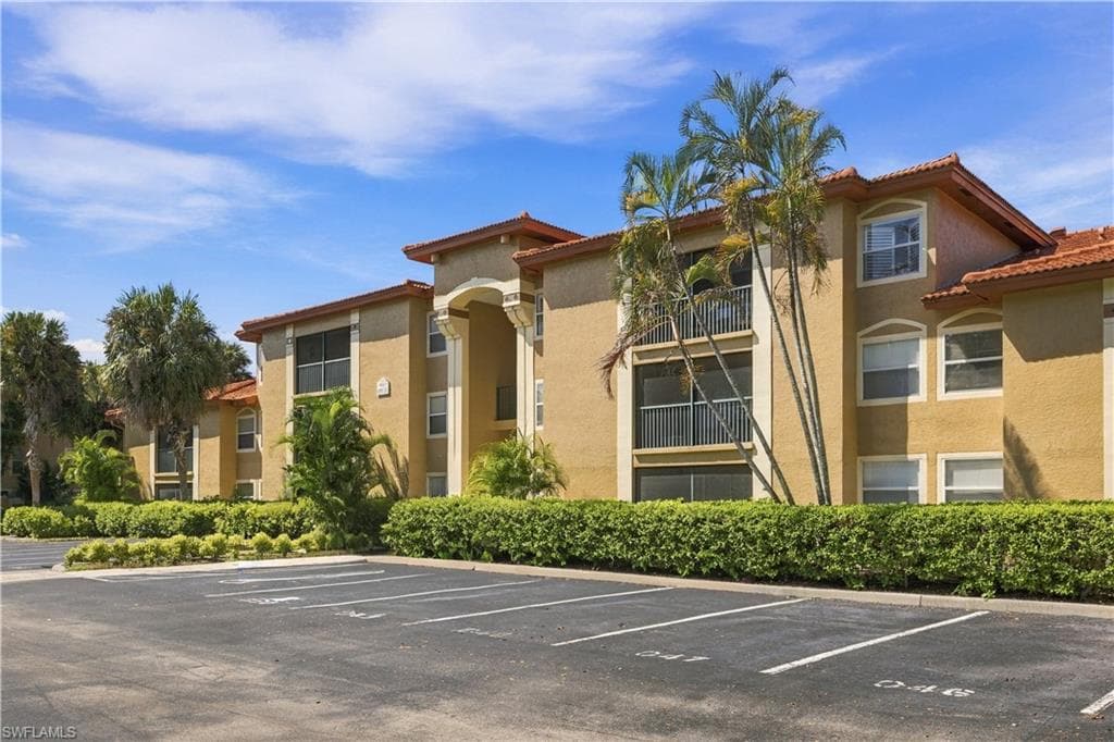 8930 Colonnades CT E 635 BONITA SPRINGS, FL 34135