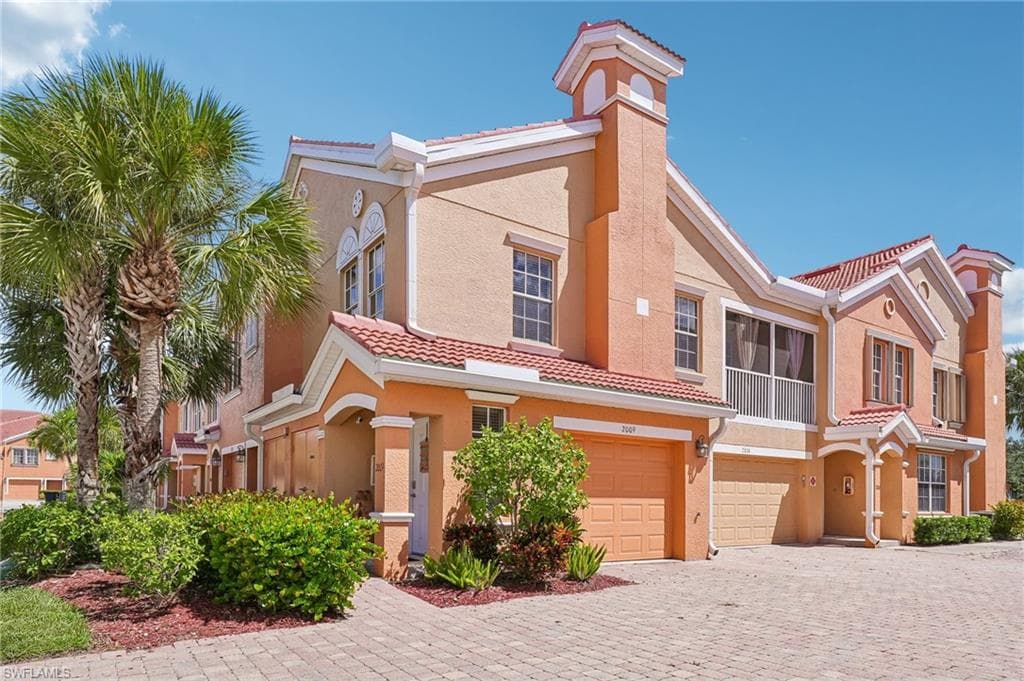 1813 Concordia Lake CIR 2009 CAPE CORAL, FL 33909