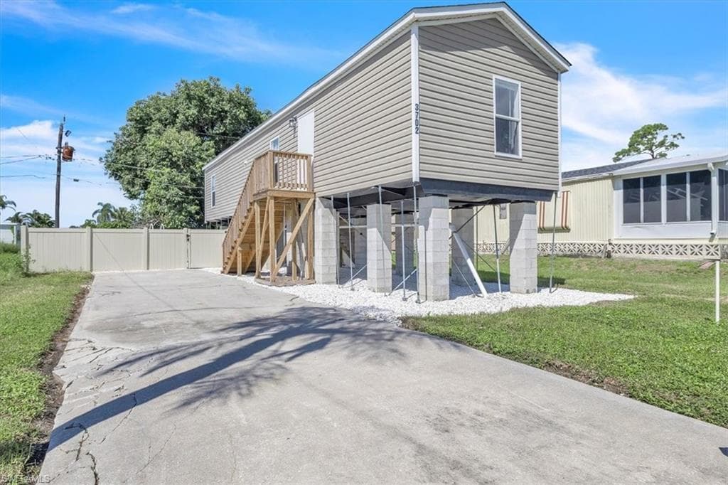 3702 Dunreath RD PORT CHARLOTTE, FL 33953
