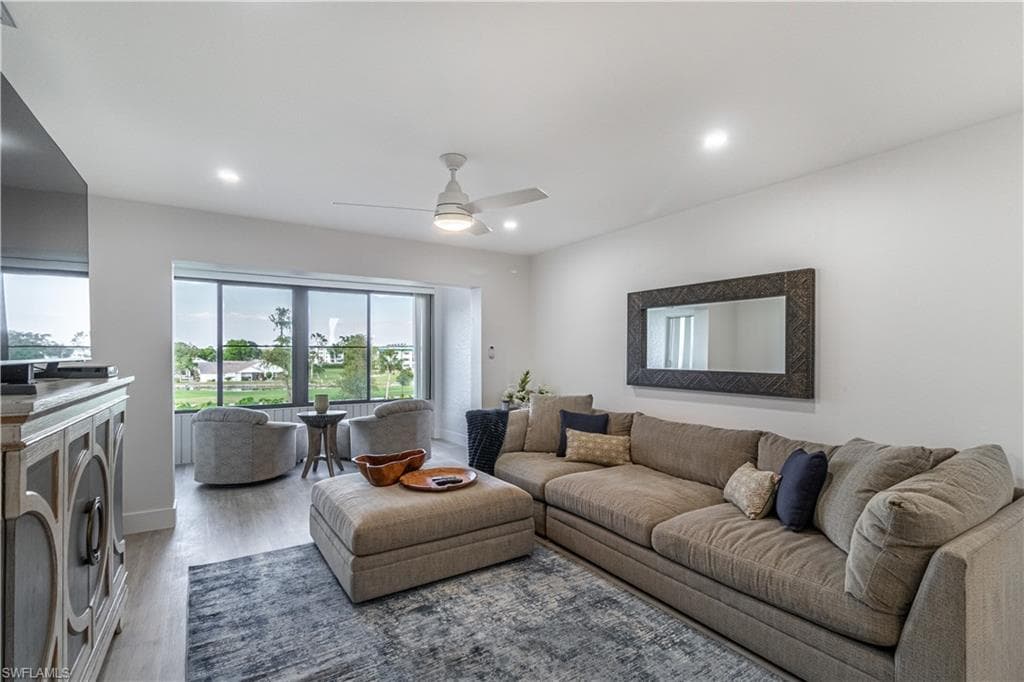 7402 Lake Breeze DR 308 FORT MYERS, FL 33907
