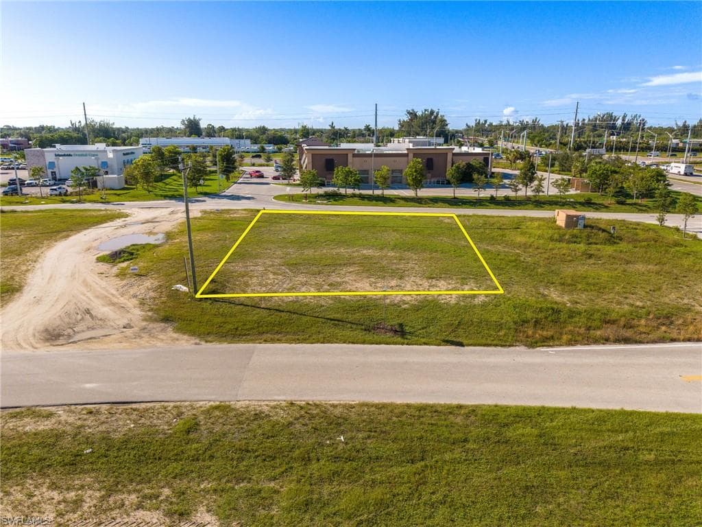 1504 SW 6th TER CAPE CORAL, FL 33991