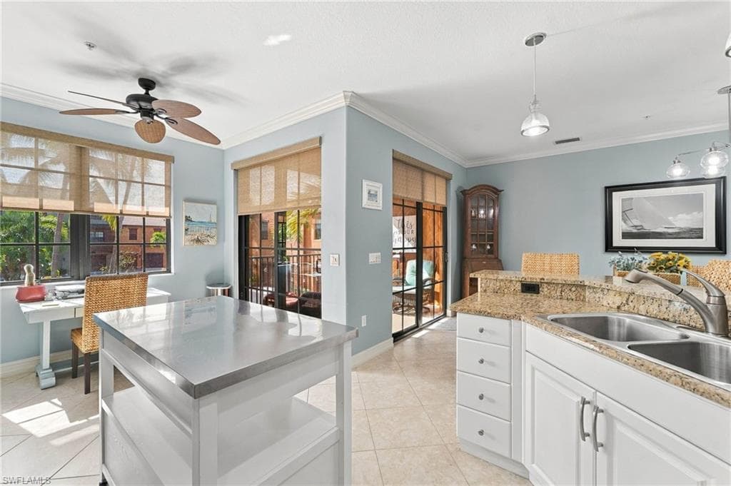 9098 Capistrano ST S 7108 NAPLES, FL 34113