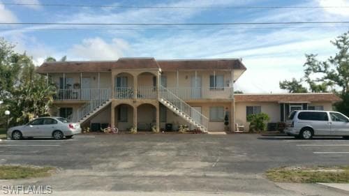 911 SE 10th ST CAPE CORAL, FL 33990