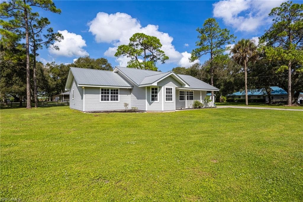 1212 Woods DR LABELLE, FL 33935