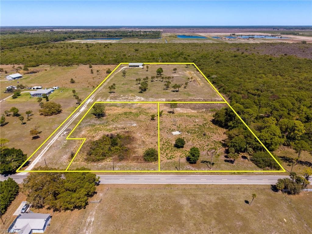 22301 N River RD ALVA, FL 33920