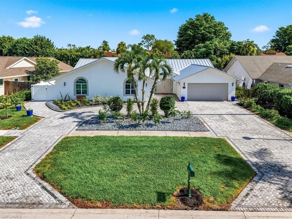 2467 Pine Woods CIR 3 NAPLES, FL 34105