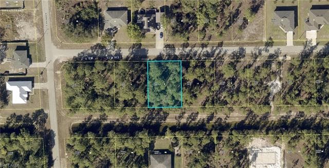 916 Belmont ST E LEHIGH ACRES, FL 33974