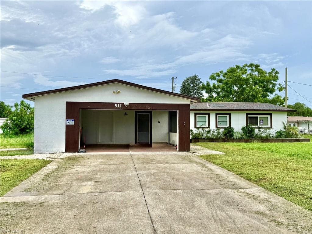 511 York RD LEHIGH ACRES, FL 33936