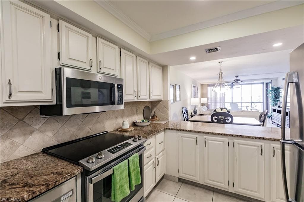 4210 Steamboat BEND 405 FORT MYERS, FL 33919