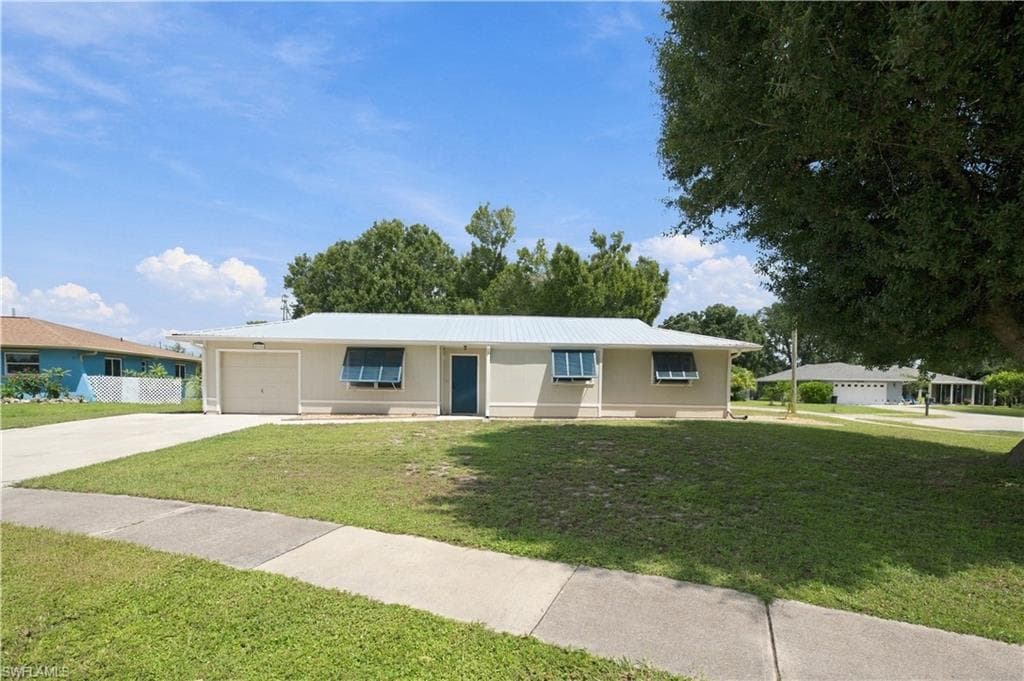 5990 Milne CIR NORTH FORT MYERS, FL 33903