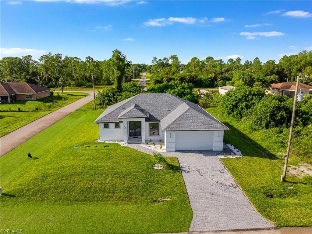 736 Chambers ST E LEHIGH ACRES, FL 33974
