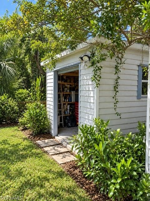 50 Karen AVE S LEHIGH ACRES, FL 33976