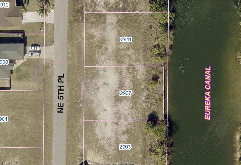 2907 NE 5th PL CAPE CORAL, FL 33909