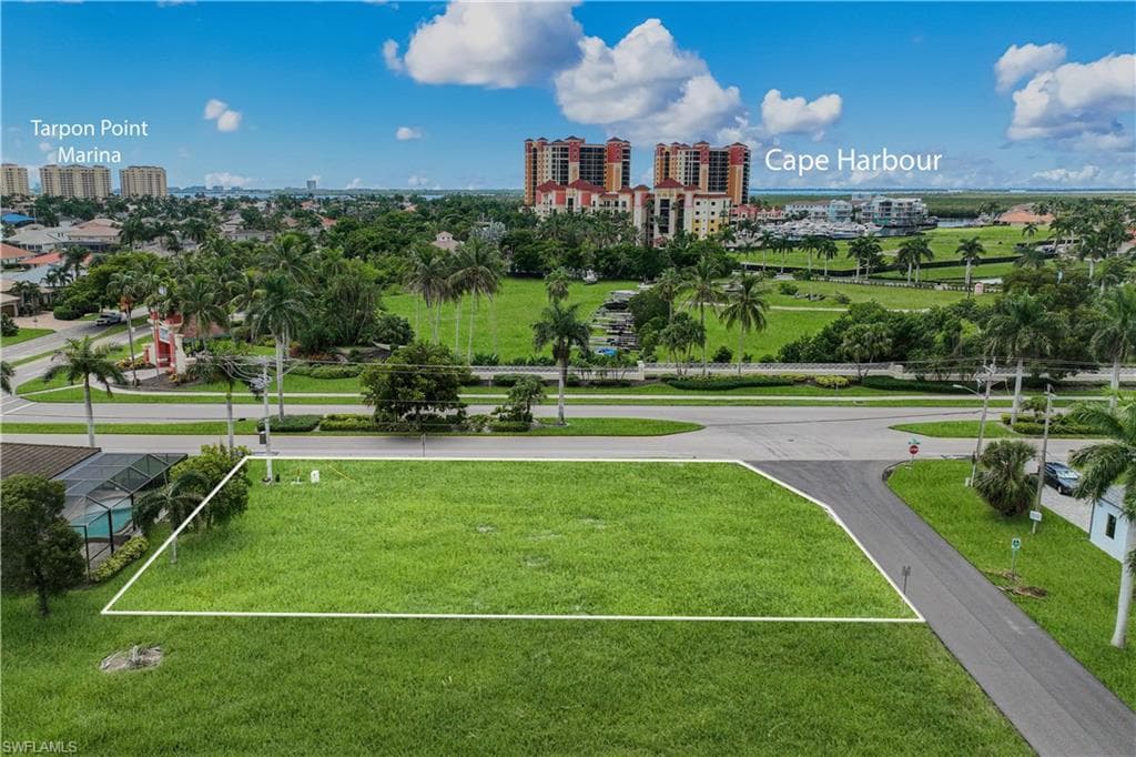 5429 16th PL CAPE CORAL, FL 33914
