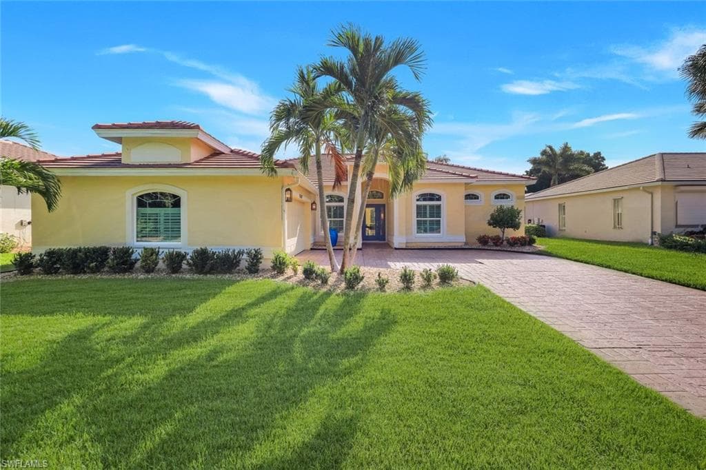 26307 Clarkston DR BONITA SPRINGS, FL 34135