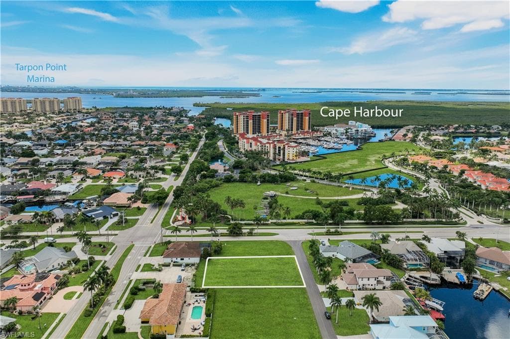 5425 16th PL CAPE CORAL, FL 33914