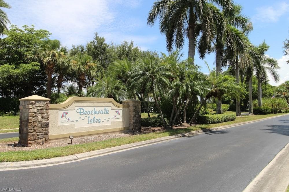 15733 Beachcomber AVE FORT MYERS, FL 33908