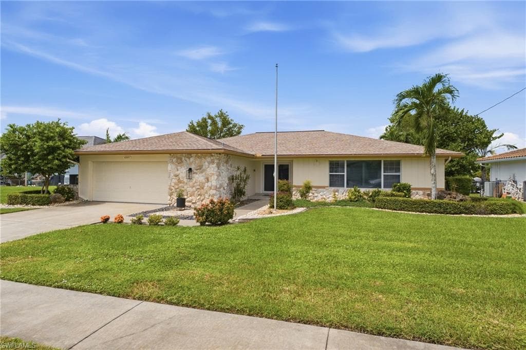 4557 Gulf AVE NORTH FORT MYERS, FL 33903