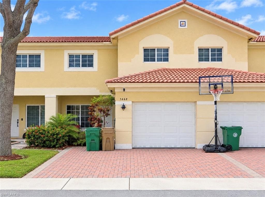 7668 S Stonecreek CIR DAVIE, FL 33024
