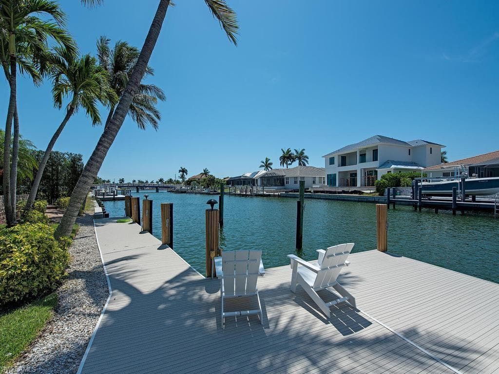 466 CLIFTON CT MARCO ISLAND, FL 34145