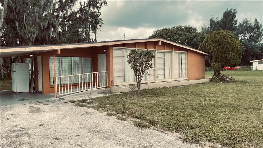 716 Leeland Heights BLVD W LEHIGH ACRES, FL 33936