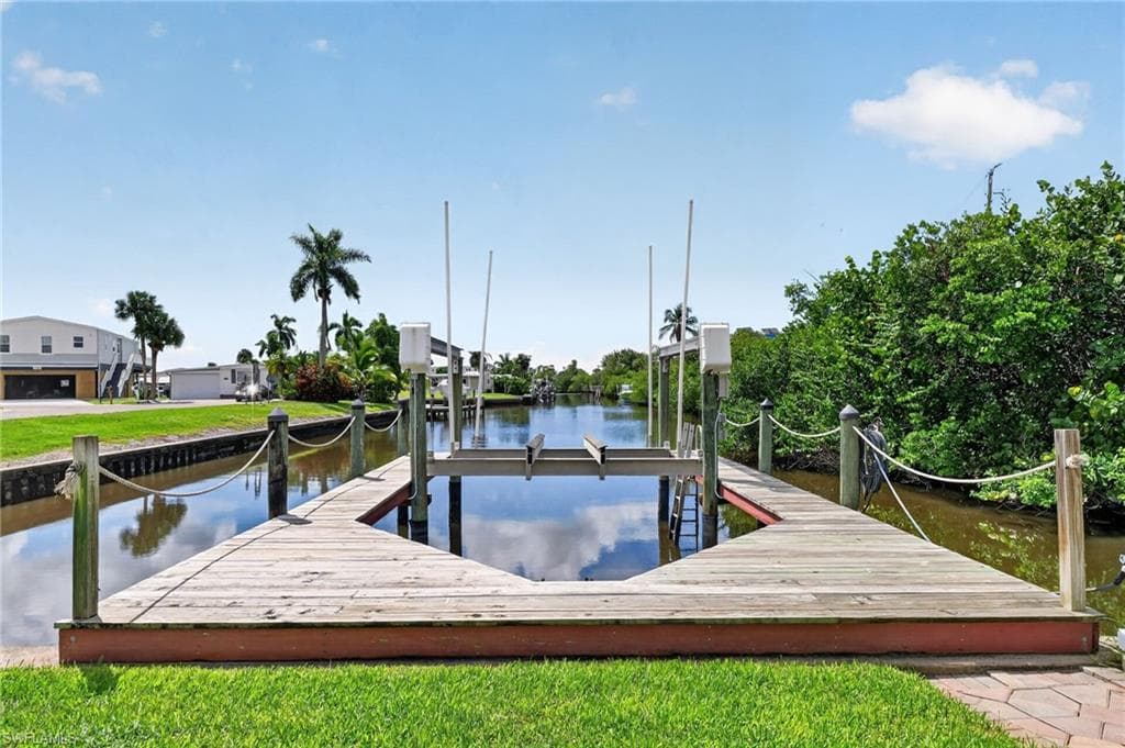 17520 Azalea LN FORT MYERS BEACH, FL 33931