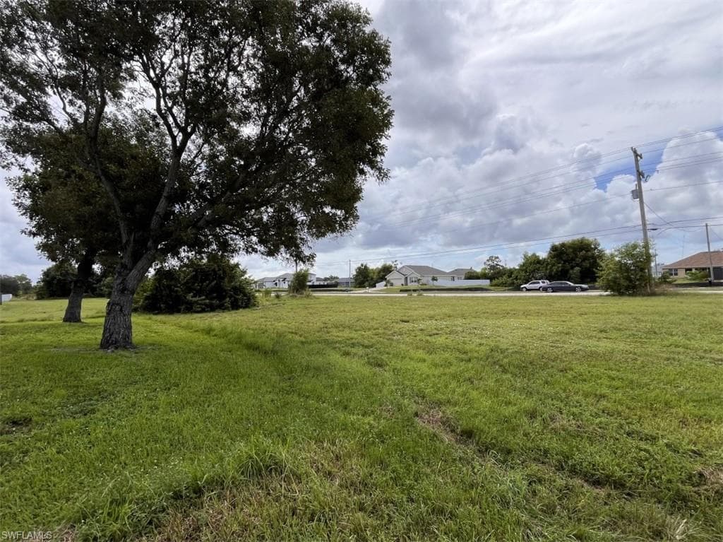 2847 Embers PKWY W CAPE CORAL, FL 33993