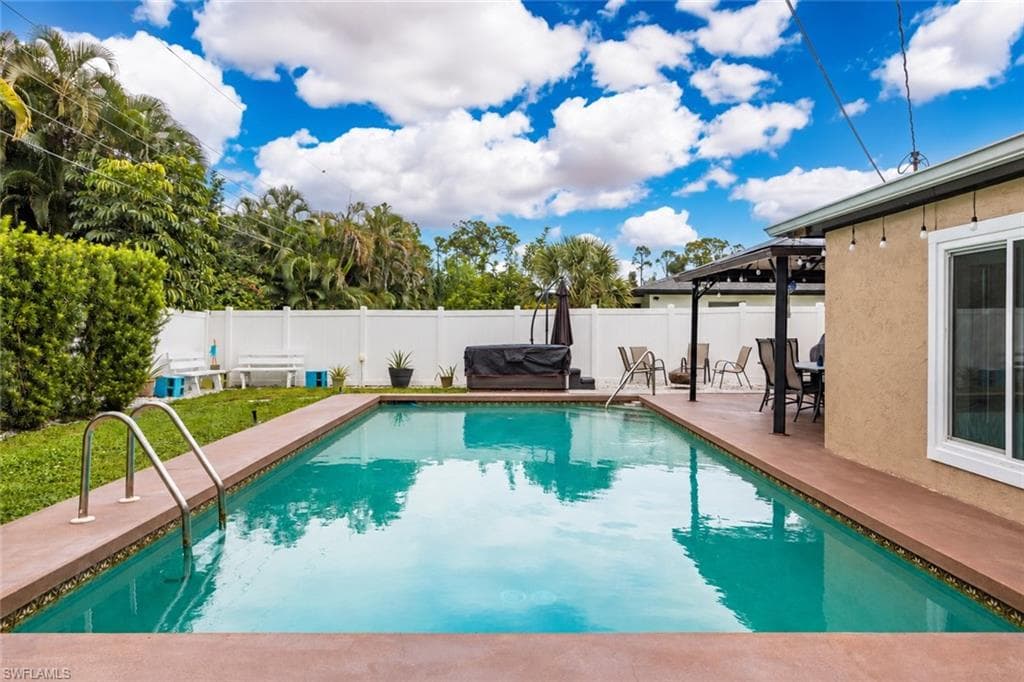 2439 Ephraim AVE FORT MYERS, FL 33907