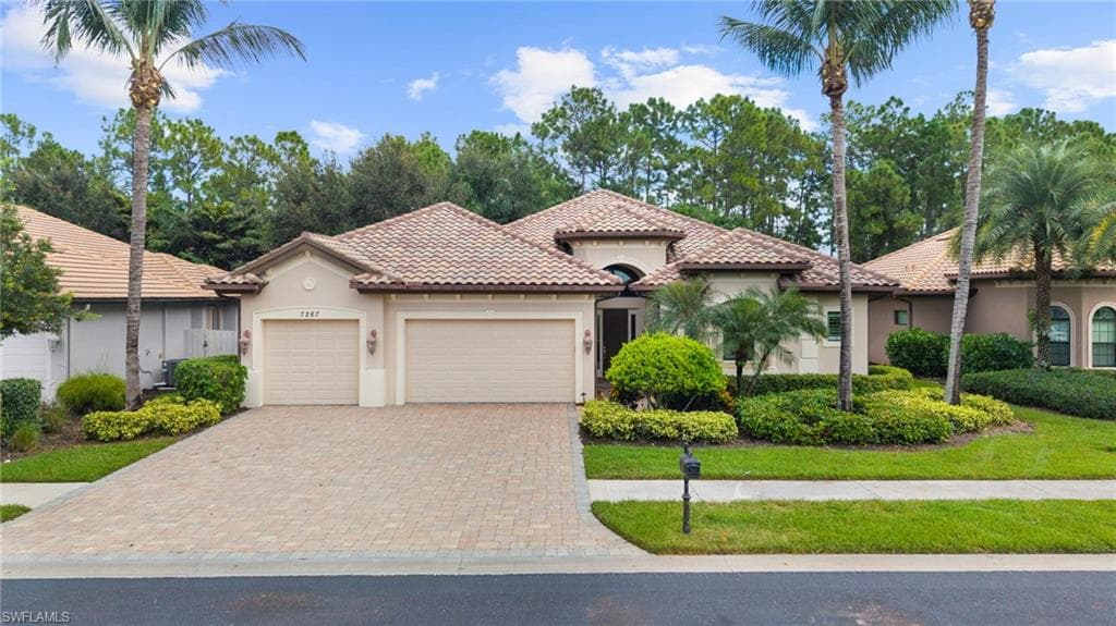 7267 Acorn WAY NAPLES, FL 34119