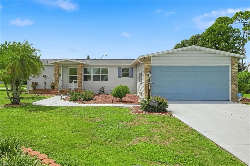 19844 Eagle Trace CT NORTH FORT MYERS, FL 33903
